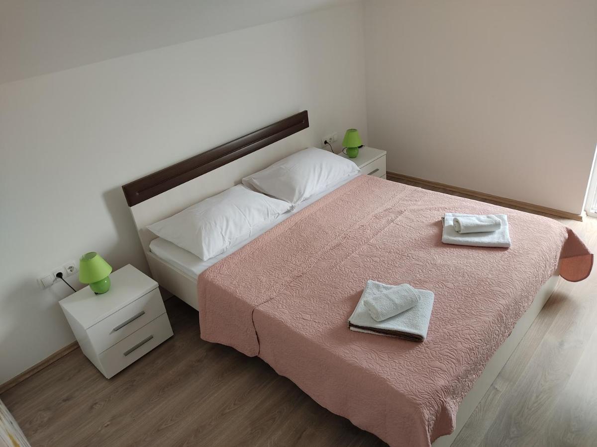 Apartman Meri Maslenica Appartamento Esterno foto