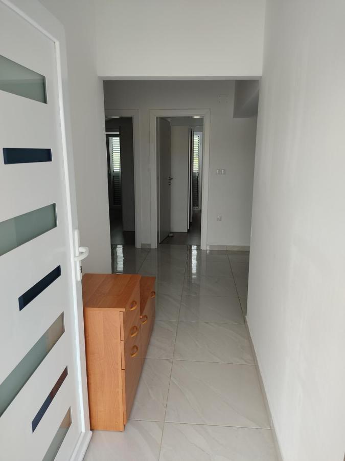 Apartman Meri Maslenica Appartamento Esterno foto